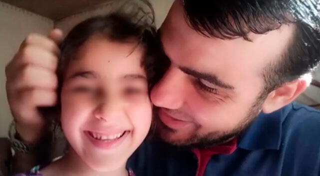 Ahmad Mansi protegió a sus hijas de los bombardeos en Gaza.