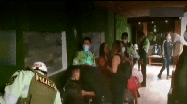 60 personas fueron intervenidas en un bar en pleno toque de queda