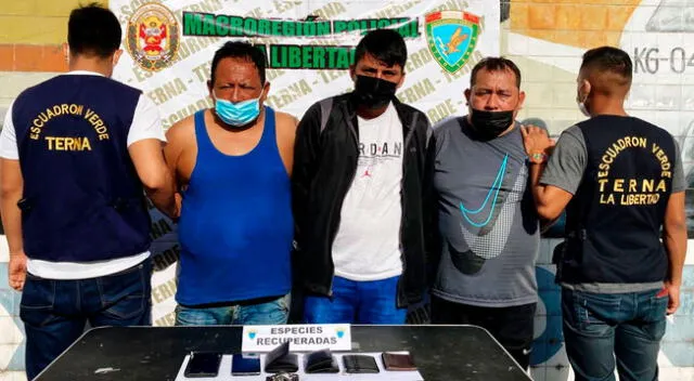 Los tres sujetos serían integrantes de la gavilla delictiva Los Cogoteros del Mayorista y fueron llevados hasta la Comisaría de Ayacucho para las diligencias de ley.