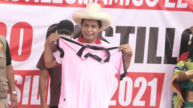 Pedro Castillo vistió la camiseta rosada del Sport Boys del Callao.