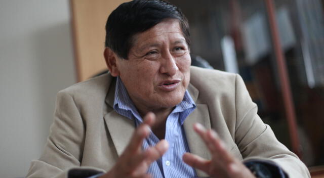 El excongresista Juan Pari se presentó en el debate de equipos técnicos en representación de Perú Libre.