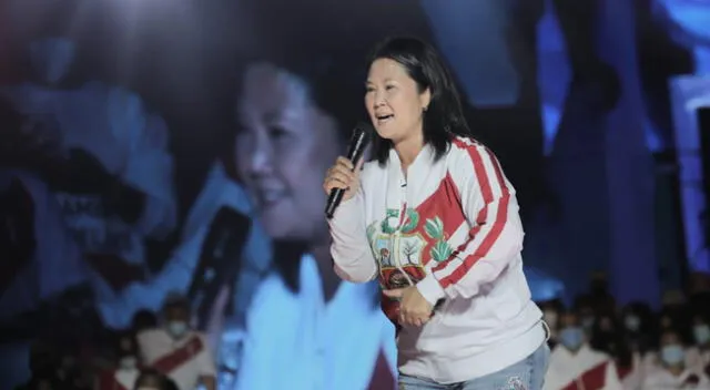 Keiko Fujimori cerró su campaña en Villa El Salvador. Diversas personalidades del mundo del espectáculo la acompañaron.