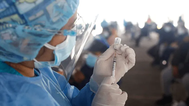 Hoy 5 de junio llegaron 300 mil dosis de la vacuna Sinopharm al Perú.