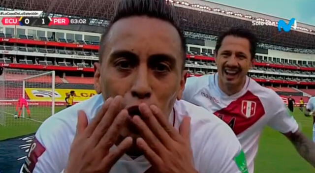 Christian Cueva y Gianluca Lapadula festejaron el gol peruano.