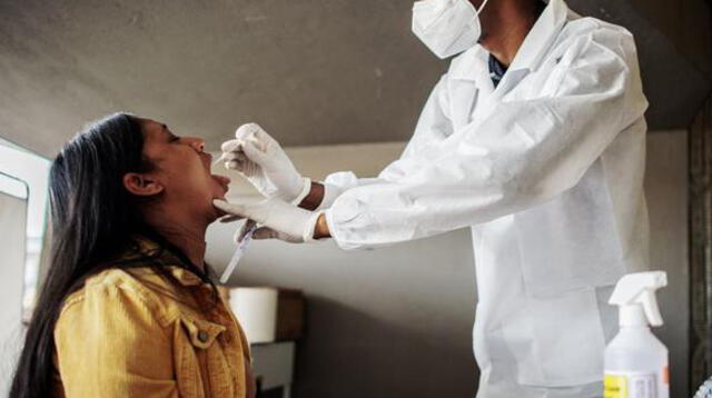 África reporta 5 millones de contagios por COVID-19 en plena tercera ola por escasez de vacunas.