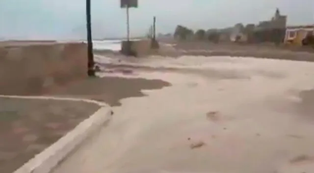 El mar de la playa de Bujama se salió tras el sismo de 4.8 registrado en la localidad de Chilca.