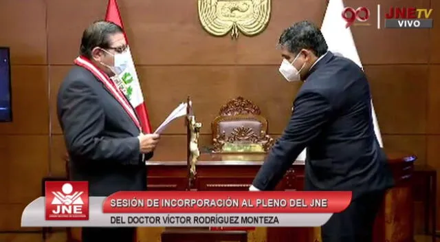 Fiscal Víctor Rodríguez  juró como nuevo miembro del JNE.