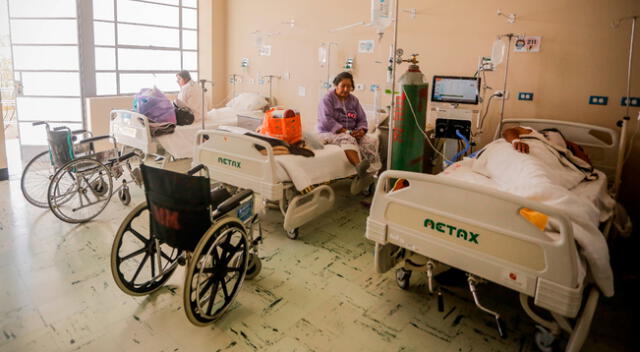 Pacientes COVID-19 del área de alto flujo del Hospital Honorio Delgado de Arequipa.