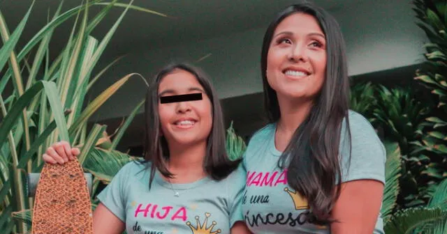 Tula Rodríguez es grabada por su hija Valentina mientras limpia la casa