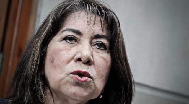Martha Chávez fue la única que rechazó la Ley Cuatro Patas en el Congreso.
