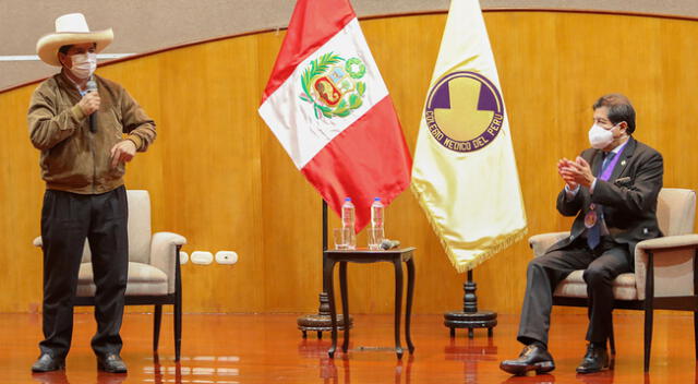 Pedro Castillo acude al Colegio Médico del Perú
