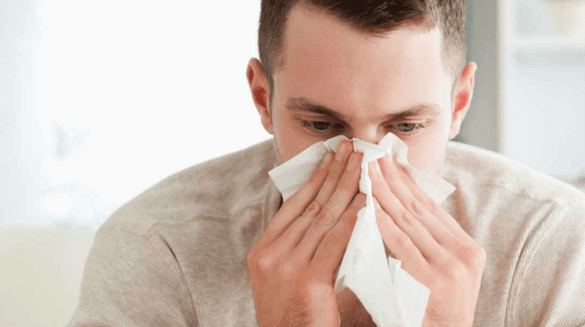 La humedad empeora las alergias y sus síntomas podrían confundirse con la COVID-19.