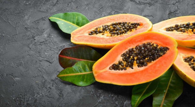 La papaya tiene múltiples beneficios para la salud.