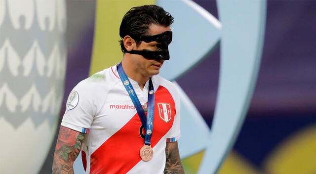 Gianluca Lapadula ganó su primera medalla con la selección peruana.