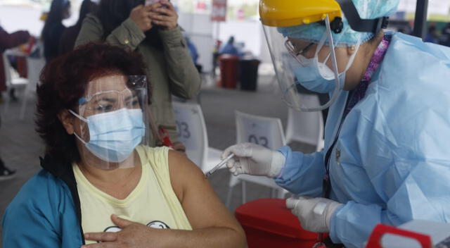 Este sábado empezó el primer ‘Vacunatón’ en Lima y Callao. Minsa espera inmunizar a 200 mil ciudadanos.