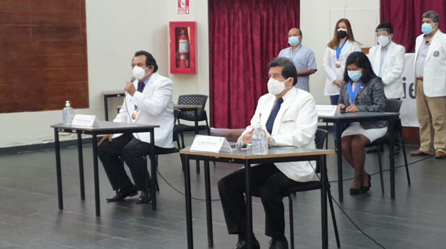 Colegio Médico del Perú solicita una tercera dosis