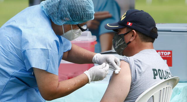 José Elice estima que para fines de julio todos los efectivos de la PNP estarán vacunados con las dos dosis.
