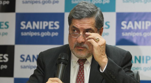 El virtual congresista Ernesto Bustamante es uno de los principales opositores de la vacuna Sinopharm.