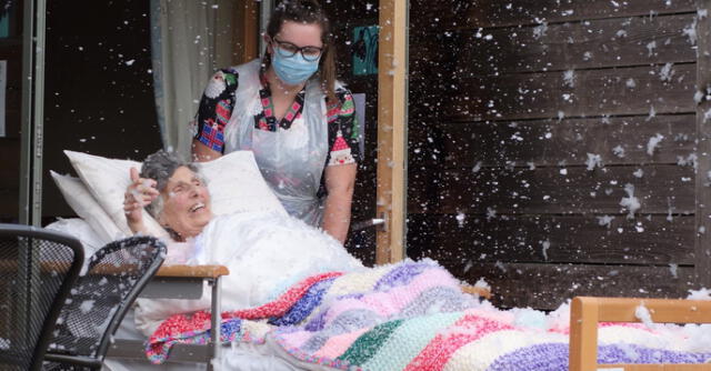 Adulta mayor internada solo quería volver a la nieve y el hospital cumplió su deseo para verla feliz.