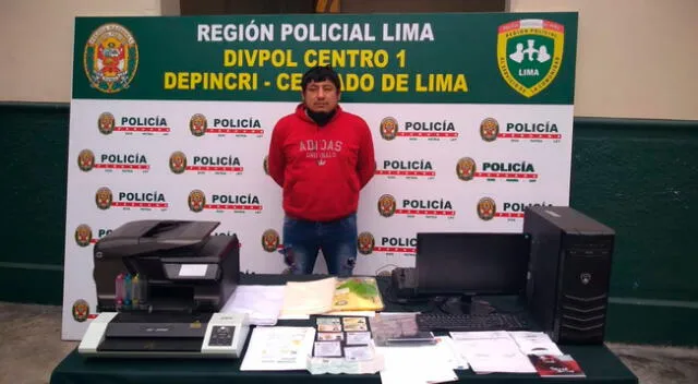 El detenido y lo incautado por la PNP del Depincri Cercado de Lima