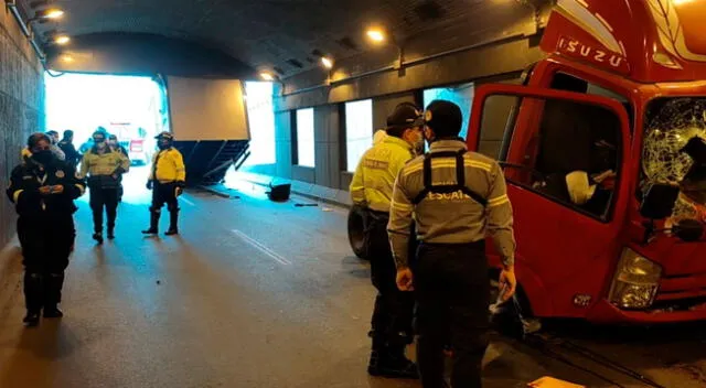 Se partió en dos el carro