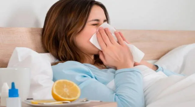 La gripe puede curarse con remedios caseros. Pero acude a un médico para descartar el Covid-19.