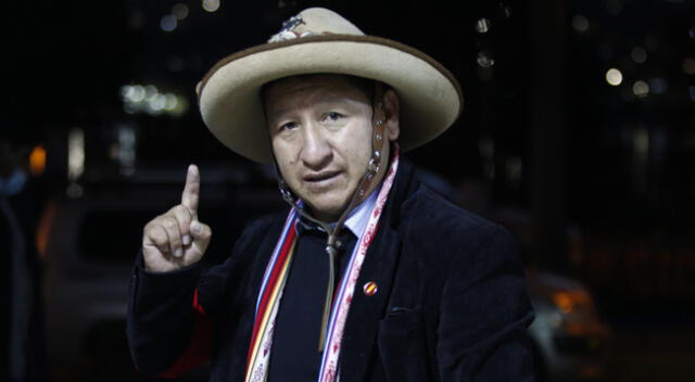 Guido Bellido Ugarte, el polémico primer ministro que juramentó en la Pampa de Quinua.
