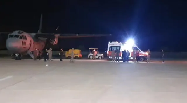 Ambulancia trasladó a mujer hacia el aeropuerto.