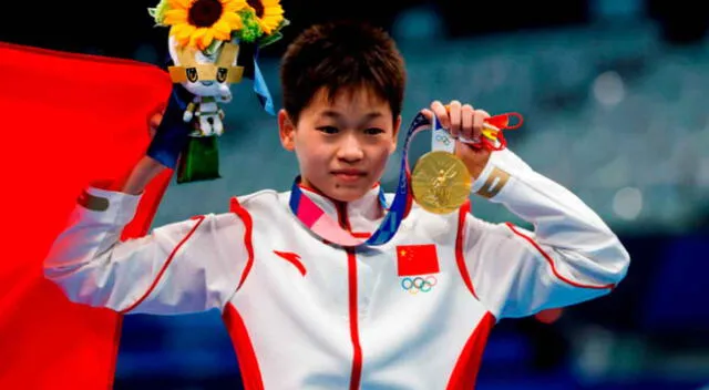 China ganó la medalla de oro y plata en clavados 10 metros femenino.