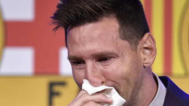 Lionel Messi no pudo aguantar sus lágrimas en su despedida de Barcelona.