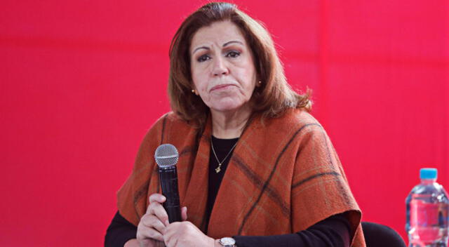 Lourdes Flores asegura que el gabinete de Guido Bellido 'tiene que caer', así como varios de sus ministros por 'incapaces'.