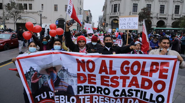 simpatizantes de Perú Libre marchan en contra de la vacancia