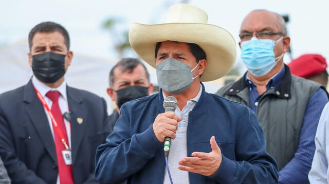 Pedro Castillo llegó a Piura para ayudar a los damnificados