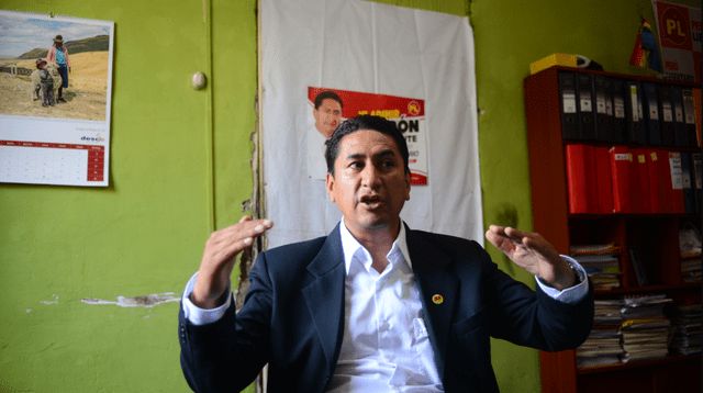 Secretario de Perú Libre respondió preguntas en entrevista.