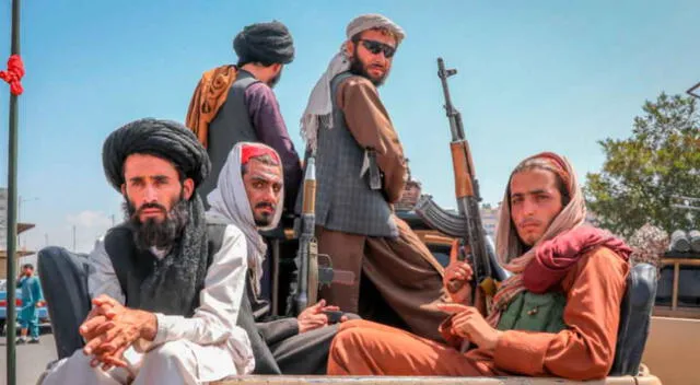Tomaron el poder. Talibanes piden a Estados Unidos que retiren por completo a sus hombres.