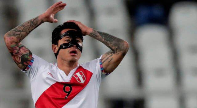 Gianluca Lapadula, delantero de la selección peruana, generó preocupación en los hinchas.