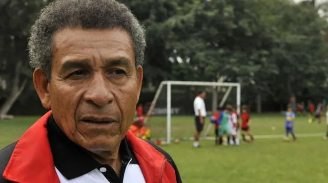 Héctor Chumpitaz da consejo a la selección Peruana