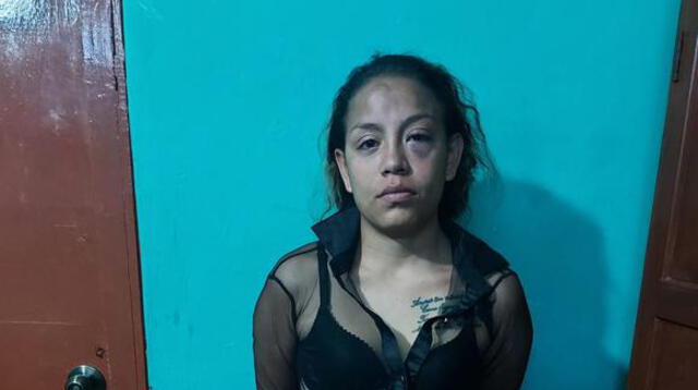 Jenifer  León Tinedo fue llevada a la comisaría para las investigaciones.