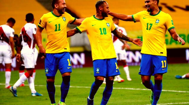 La blaquirroja recibe los dos goles de Brasil en el primer tiempo del partido.