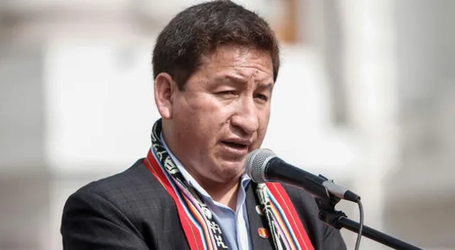 Guido Bellido esquiva las preguntas respondiendo en quechua