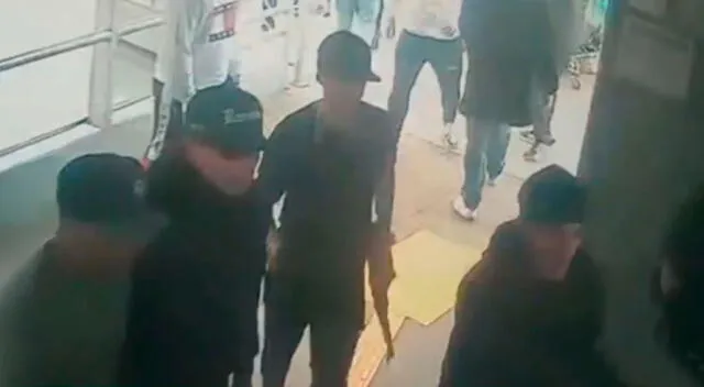 Delincuentes ingresan con metralleta a la estación del Metropolitano