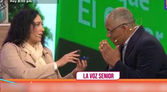 Esposa de concursante de La Voz Senior le dio anillo de compromiso.
