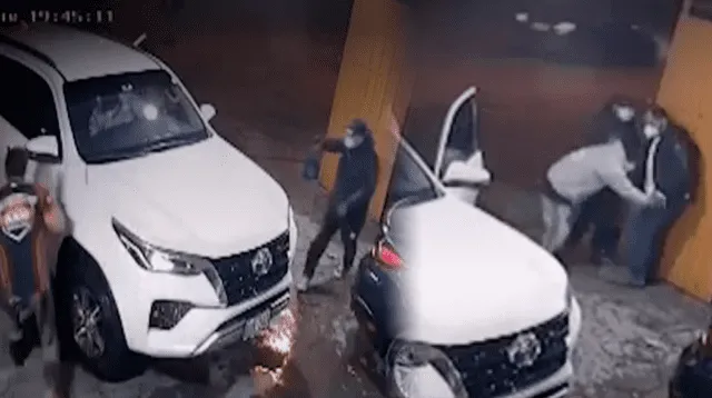 Delincuentes roban por cuarta vez un car wash