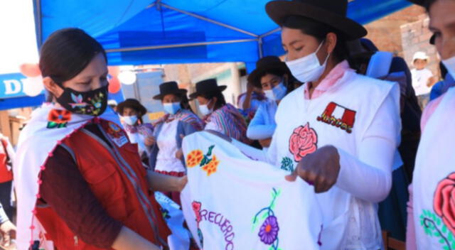 Ayacucho: ministra Anahí Durand se reunió con mujeres emprendedoras de Luyanta