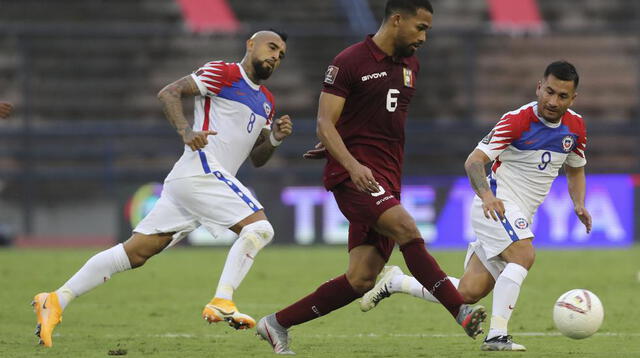 Venezuela le ganó 2-1 a Chile en  Caracas en el partido de ida de las clasificatorias a Qatar 2022.