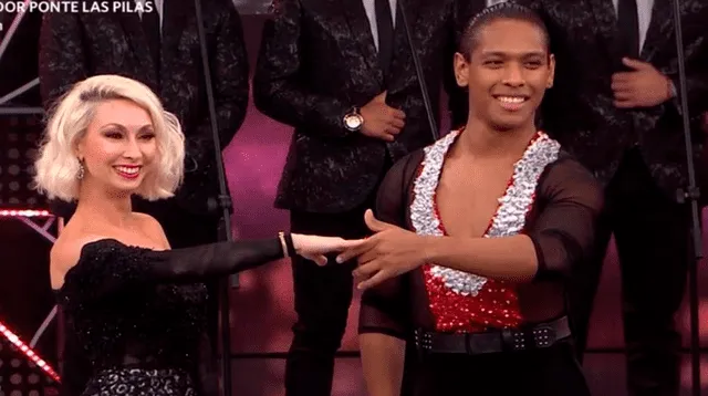 Sólo son una pareja en el baile.