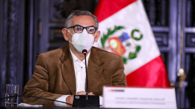 Usuarios critican a ministro Pedro Francke tras afirmar que rebaja de calificaciones del Perú no afectará a las inversiones