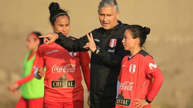 El brasilero Doriva Bueno fue entrenador de la selección peruana femenina de octubre 2018 a octubre de 2021. Foto: FPF