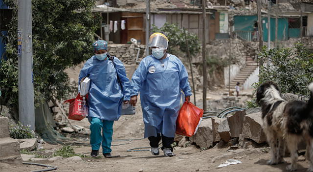 Enfermeras van hacia los lugares más apartados del país para inocular a más peruanos.
