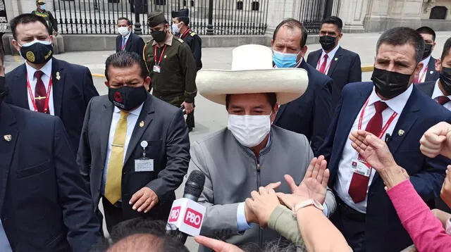 Presidente Castillo: sus simpatizantes le llevaron mariachis por su cumpleaños y otros presentes en Palacio de Gobierno [VIDEO]